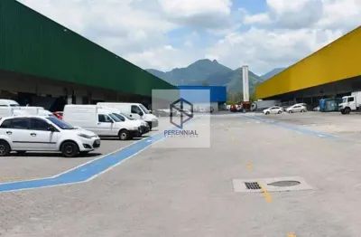 Barracão / Galpão / Depósito com 1 sala para alugar na Estrada dos Bandeirantes, 1700, Jacarepaguá, Rio de Janeiro