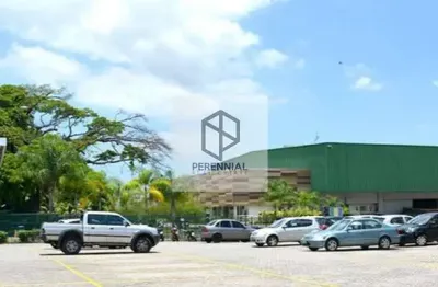 Barracão / Galpão / Depósito com 2 salas para alugar na Estrada dos Bandeirantes, 1700, Jacarepaguá, Rio de Janeiro