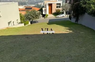 Terreno de 500m² com projeto aprovado - condomínio tamboré 10