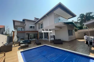 Casa recém reformada com 04 suítes no residencial 11 em alphaville