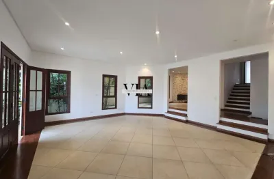 Casa com 05 quartos, sendo 04 suítes no condomínio residencial 11