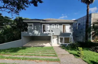 Excelente casa no condomínio tarumã - 03 suítes + salão de festas!