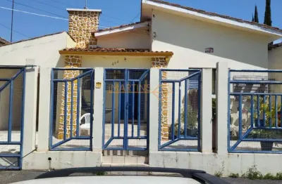 Casa com 2 quartos à venda no Centro, Araguari 