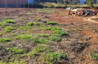 Terreno à venda na Praça Gaioso Neves, Paineiras, Araguari