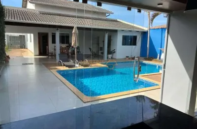 Casa com 3 quartos à venda no Jóquei Clube, Araguari 