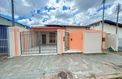 Casa com 4 quartos à venda na 1, Aeroporto, Araguari