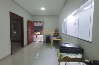 Casa com 3 quartos à venda no Conjunto Ouro Verde, Araguari 