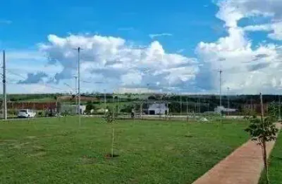 Terreno à venda no Bosque, Araguari 