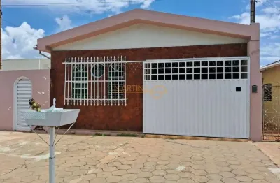 Casa com 3 quartos à venda na Praça Gaioso Neves, Centro, Araguari