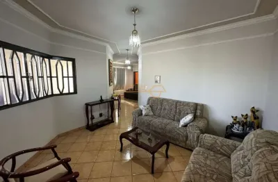 Casa com 3 quartos à venda no Amorim, Araguari 