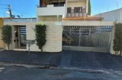 Casa com 4 quartos à venda no Bosque, Araguari 