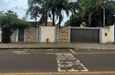 Casa com 4 quartos à venda na Praça Gaioso Neves, Paraíso, Araguari