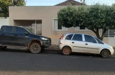 Casa com 3 quartos à venda no Centro, Araguari 