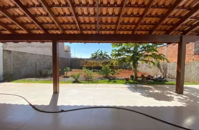 Casa com 3 quartos à venda no Jóquei Clube, Araguari 