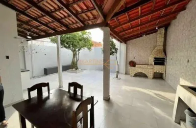 Casa com 3 quartos à venda na Praça Gaioso Neves, Residencial Madri, Araguari