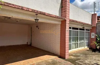 Casa com 3 quartos à venda na Praça Gaioso Neves, Centro, Araguari