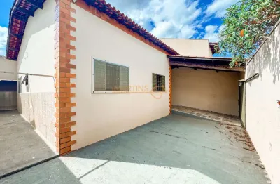 Casa com 2 quartos à venda na Praça Gaioso Neves, Sibipiruna, Araguari