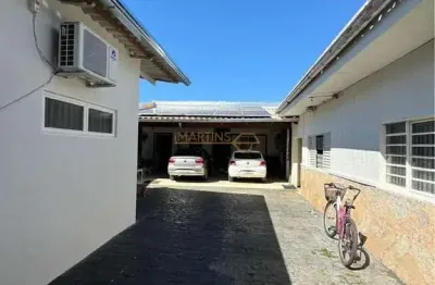 Casa com 7 quartos à venda na Praça Gaioso Neves, Paraíso, Araguari