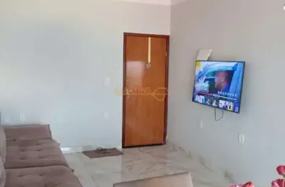 Casa com 2 quartos à venda na Rua Coromandel, Amorim, Araguari