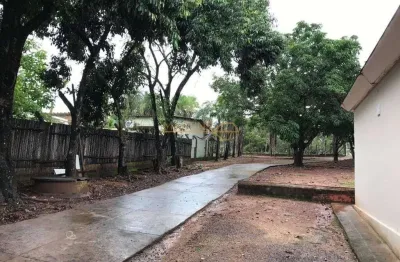 Fazenda à venda na Praça Gaioso Neves, Centro, Araguari