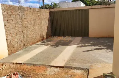 Casa com 2 quartos à venda na Praça Gaioso Neves, São Sebastião, Araguari