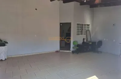 Casa à venda no bairro santa terezinha - araguari/mg