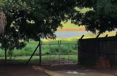 Fazenda à venda na Praça Gaioso Neves, Centro, Araguari