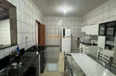 Casa com 3 quartos à venda na Avenida Minas Gerais, 1776, Miranda, Araguari