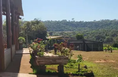 Fazenda à venda na Praça Gaioso Neves, Centro, Araguari