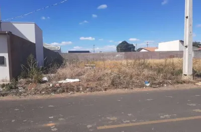 Terreno à venda na Praça Gaioso Neves, Jóquei Clube, Araguari