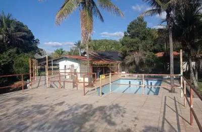 Casa com 6 quartos à venda no São Sebastião, Araguari 