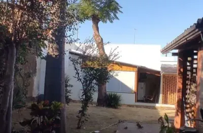 Casa com 6 quartos à venda na Praça Gaioso Neves, Centro, Araguari