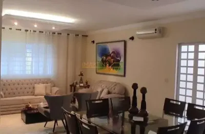 Casa com 3 quartos à venda na Praça Gaioso Neves, Sibipiruna, Araguari