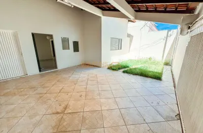 Casa com 3 quartos à venda no Goiás, Araguari 
