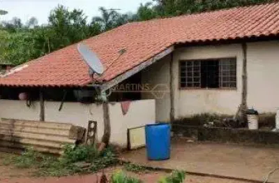 Fazenda à venda na Praça Gaioso Neves, Centro, Araguari