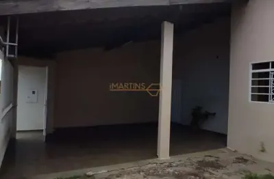 Casa com 2 quartos à venda na Praça Gaioso Neves, Santa Helena, Araguari