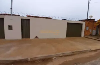 Casa com 2 quartos à venda na Praça Gaioso Neves, São Sebastião, Araguari