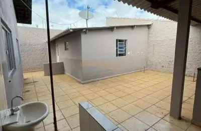 Casa com 4 quartos à venda na Praça Gaioso Neves, Industrial, Araguari