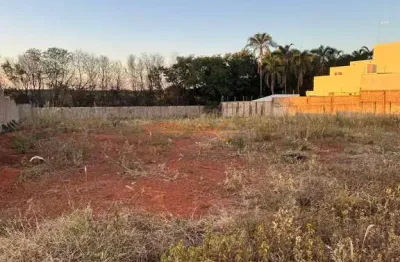 Terreno à venda na Praça Gaioso Neves, Jardim Panorama, Araguari