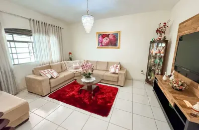 Casa com 3 quartos à venda na Rua Antônio Lemos da Silva, Goiás, Araguari