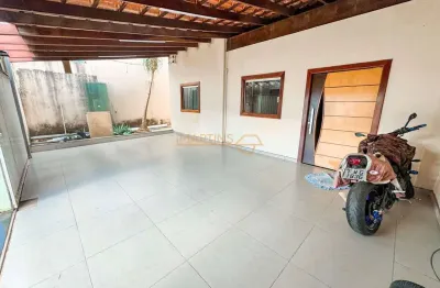 Casa com 3 quartos à venda na Rua Antônio Lemos da Silva, Fátima, Araguari