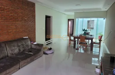 Casa à venda no bairro jardim interlagos ii - araguari/mg
