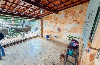 Casa com 2 quartos à venda na Rua Antônio Lemos da Silva, Industrial, Araguari