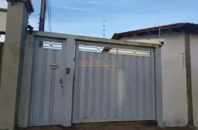 Casa com 2 quartos à venda na Rua Antônio Lemos da Silva, Centro, Araguari