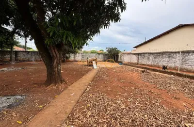 Terreno à venda na Rua Antônio Lemos da Silva, Jardim Milenium, Araguari