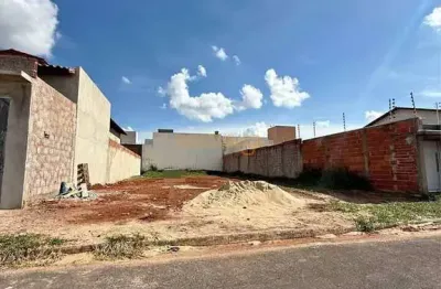Terreno à venda no Conjunto Ouro Verde, Araguari 