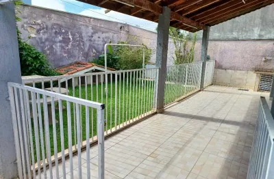 Vendo casa de rua com 4 dormitórios sendo 3 suítes no jardim rodeio