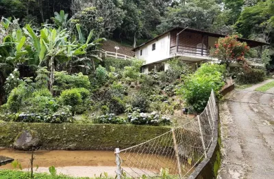 Sítio para Venda em Cachoeiras de Macacu, Papucaia, 3 dormitórios, 1 suíte