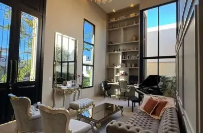 Florais Itália – Casa Neoclássica – 311m² construídos | 487m² de lote