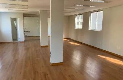 Sala comercial com 2 salas para alugar na Avenida Prudente de Morais, 890, Coração de Jesus, Belo Horizonte